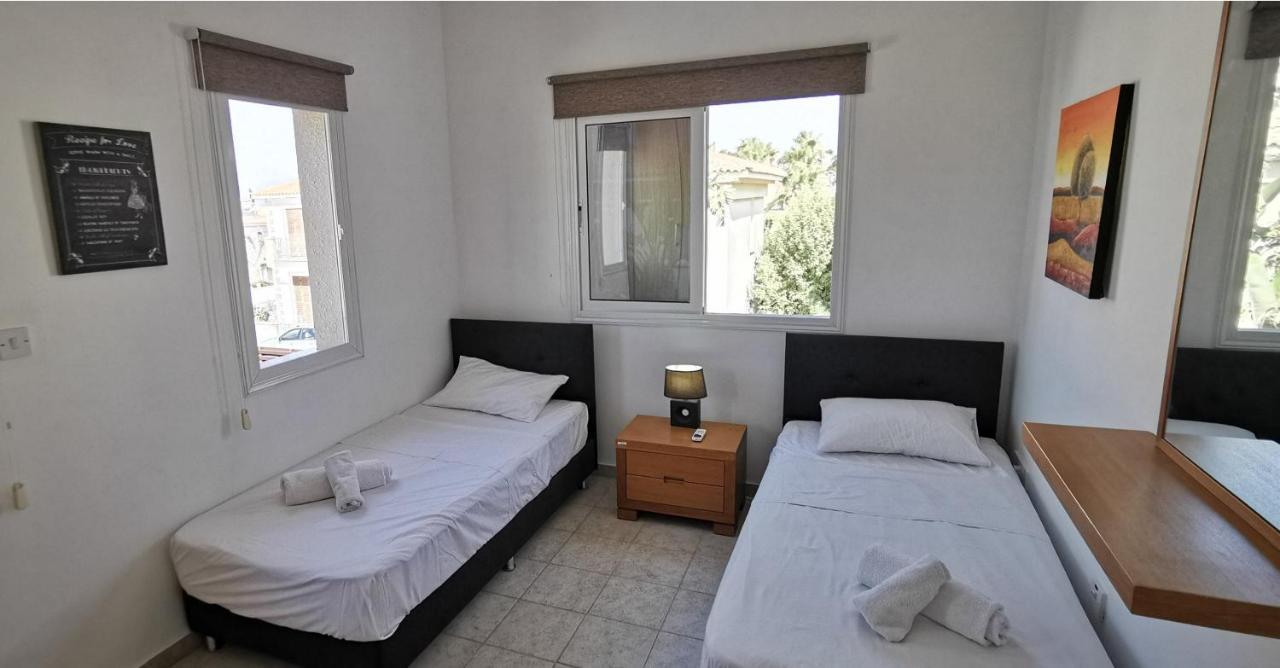 Great Villa Maria Paralímni Extérieur photo